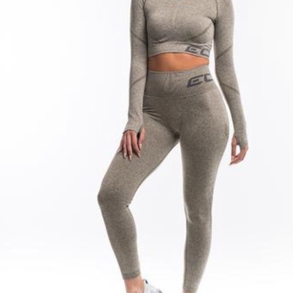 Echt Arise Crop Top - Picture 3 of 5